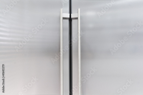 Photo: Puertas de aluminio de un frigorifico Puertas de aluminio de un frigorifico