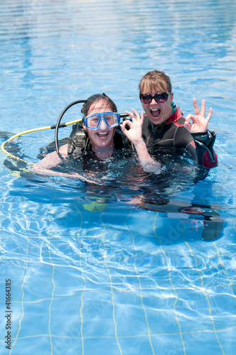 Photo: Female divers Female divers