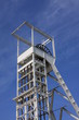 alter Förderturm im Hochformat
