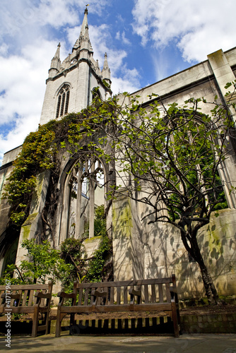 Photo: St Dunstan-in-the-East Church in London St Dunstan-in-the-East Church in London