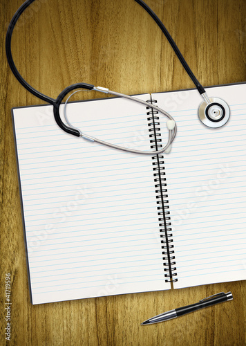 Foto: stethoscope notepad and pen stethoscope notepad and pen