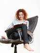 frau beim lesen 2