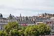 Immeubles et arbres, Paris.