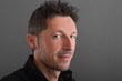 Photo: Attraktiver Mann im Profil Attraktiver Mann im Profil