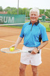 Senior beim Tennis