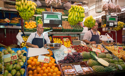 Foto: Grocery stall in the market Grocery stall in the market