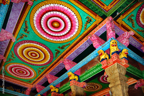 Photo: Minakshi-Tempel innen, Madurai, Indien Minakshi-Tempel innen, Madurai, Indien