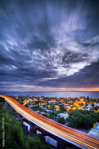 Foto: Ville de Saint-Paul au crépuscule - La Réunion Ville de Saint-Paul au crépuscule - La Réunion
