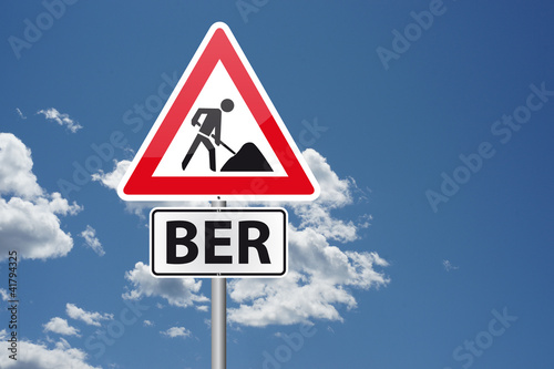 Foto: BER Skandal - Bauarbeiten am Hauptstadtflughafen gehen weiter BER Skandal - Bauarbeiten am Hauptstadtflughafen gehen weiter