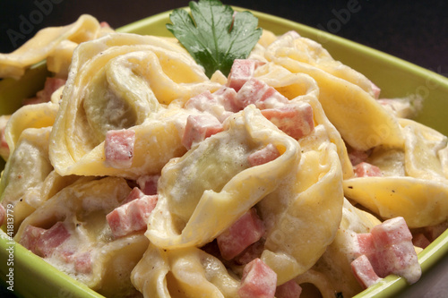 Foto: Tortellini panna e prosciutto cotto Tortellini panna e prosciutto cotto