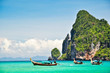 Foto: Pristine ocean and mountain landscape Pristine ocean and mountain landscape