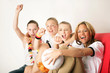 Fussball Fans Zuhause am TV