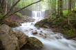 Wasserfall im Bergwald