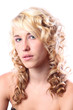 Junge Frau mit blonden Locken Junge Frau mit blonden Locken