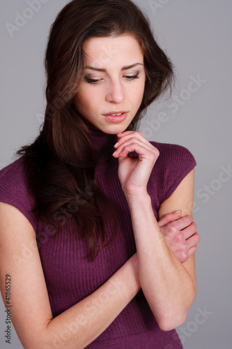Photo: trauriger blick einer junge frau trauriger blick einer junge frau