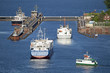 Frachtschiffe in der Schleuse Kiel Holtenau