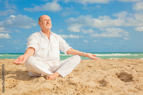Photo: balance senior male balance senior male