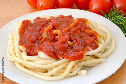 Foto: Makkaroni mit Tomatensoße Makkaroni mit Tomatensoße