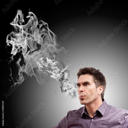 Foto: Smoking Man Smoking Man