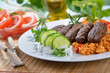 Hackfleischröllchen auf Spieß mit Zaziki Hackfleischröllchen auf Spieß mit Zaziki
