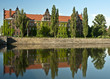 Zabytkowy budynek nad rzeką Odrą Zabytkowy budynek nad rzeką Odrą