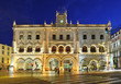 Lisbonne gare de rossio au crépuscule