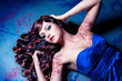 Beauty mit glänzender Lockenmähne / haircolors-01