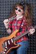 girl wiht guitar