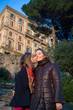 mère et fille en ville
