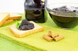 fetta  biscottata con marmellata