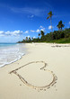 Coeur sur la plage