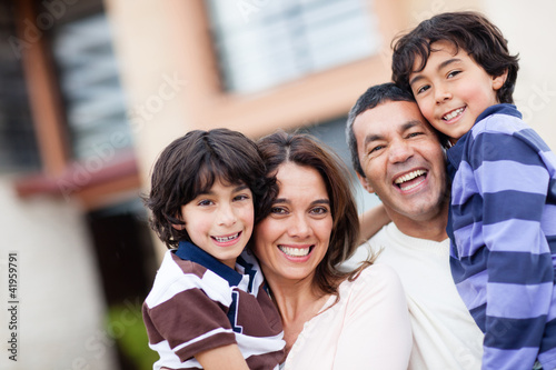 Foto: Happy family portrait Happy family portrait
