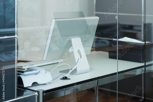 Photo: büro hinter glas büro hinter glas