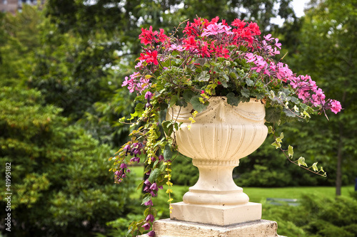 Photo: Pedestal Garden Planters Pedestal Garden Planters