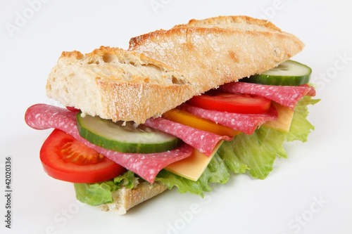 Photo: Baguette mit Salami und Käse Baguette mit Salami und Käse