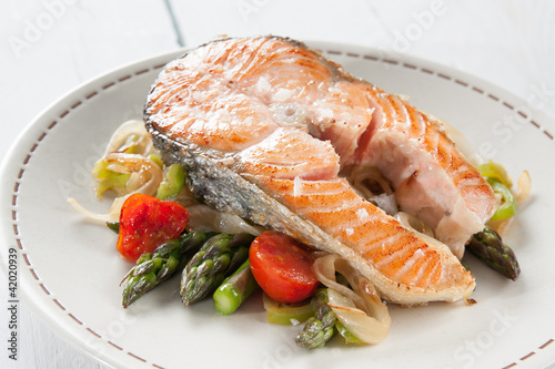 Photo: Sliced grilled salmon with vegetables Sliced grilled salmon with vegetables