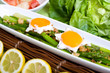 frischer grüner Spargel mit Spiegelei