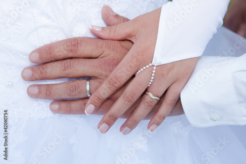 Photo: mains des mariés mains des mariés