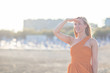Frau im Urlaub