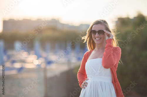 Foto: Frau im Urlaub Frau im Urlaub