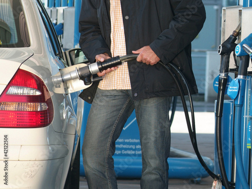 Photo: Tanken mit Gas Tanken mit Gas