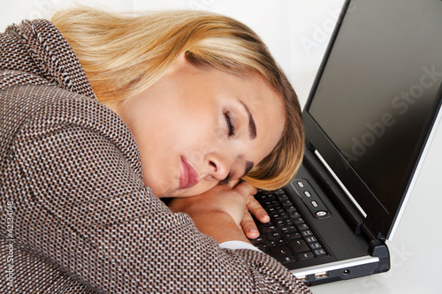 Foto: Stress und Übermüdung im Büro Stress und Übermüdung im Büro