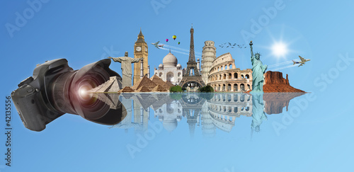 Foto: Travel the world camera concept Travel the world camera concept