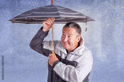 Foto: Man with Umbrella Man with Umbrella
