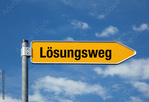 Foto: Pfeil mit blauem Himmel LÖSUNGSWEG Pfeil mit blauem Himmel LÖSUNGSWEG