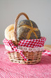 Mohnbrötchen und Sesambrötchen