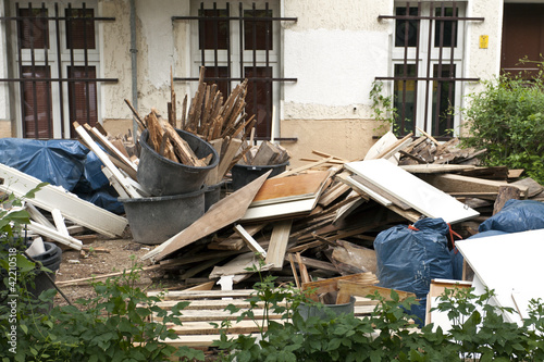 Photo: Baustelle mit Bauschutt und Müllsäcken Baustelle mit Bauschutt und Müllsäcken