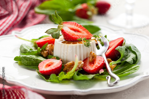 Foto: Goat Cheese and Strawberry Goat Cheese and Strawberry
