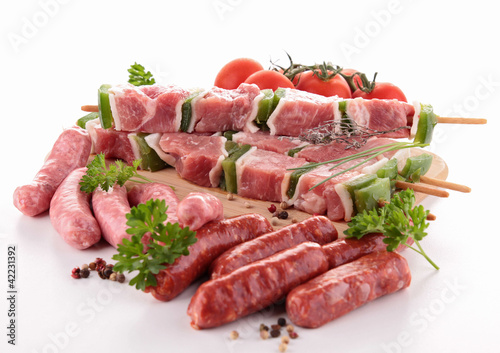 Foto: assortment of raw meats assortment of raw meats
