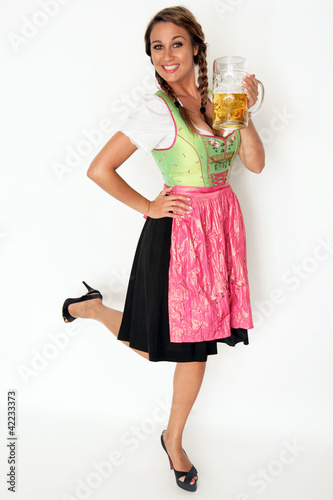 Foto: hübsche Frau im Dirndl mit Masskrug hübsche Frau im Dirndl mit Masskrug